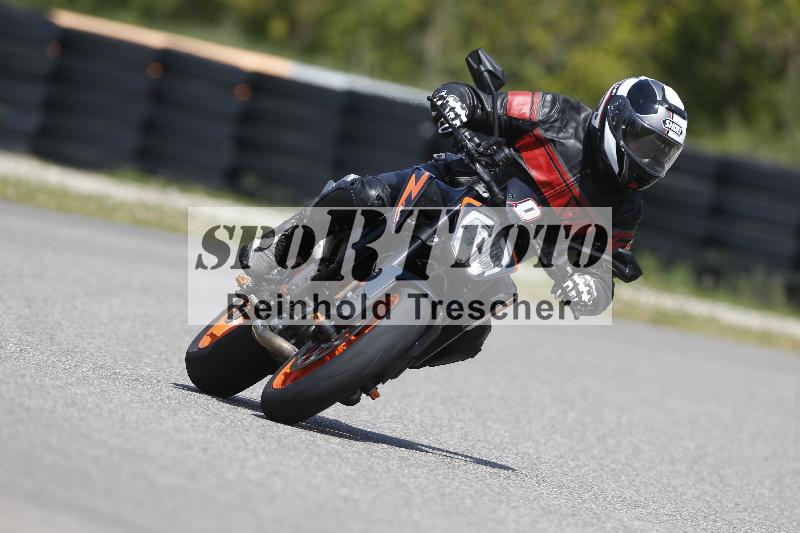 /Archiv-2025/09 22.04.2025 Cornu Master School ADR/rot-rouge/0-2